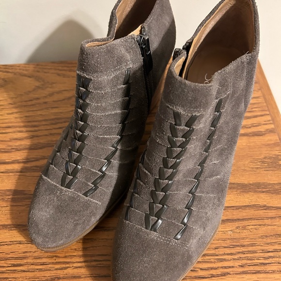 Brand New Franco Sarto Olive Green Suede Ankle Booties Size 7 Medium - Picture 1 of 5